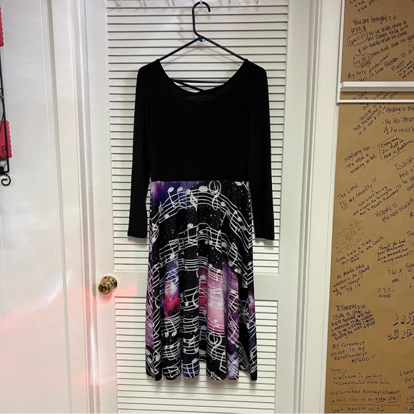 Xiangzhi Musically Themed Dress Size Medium - Picture 1 of 9